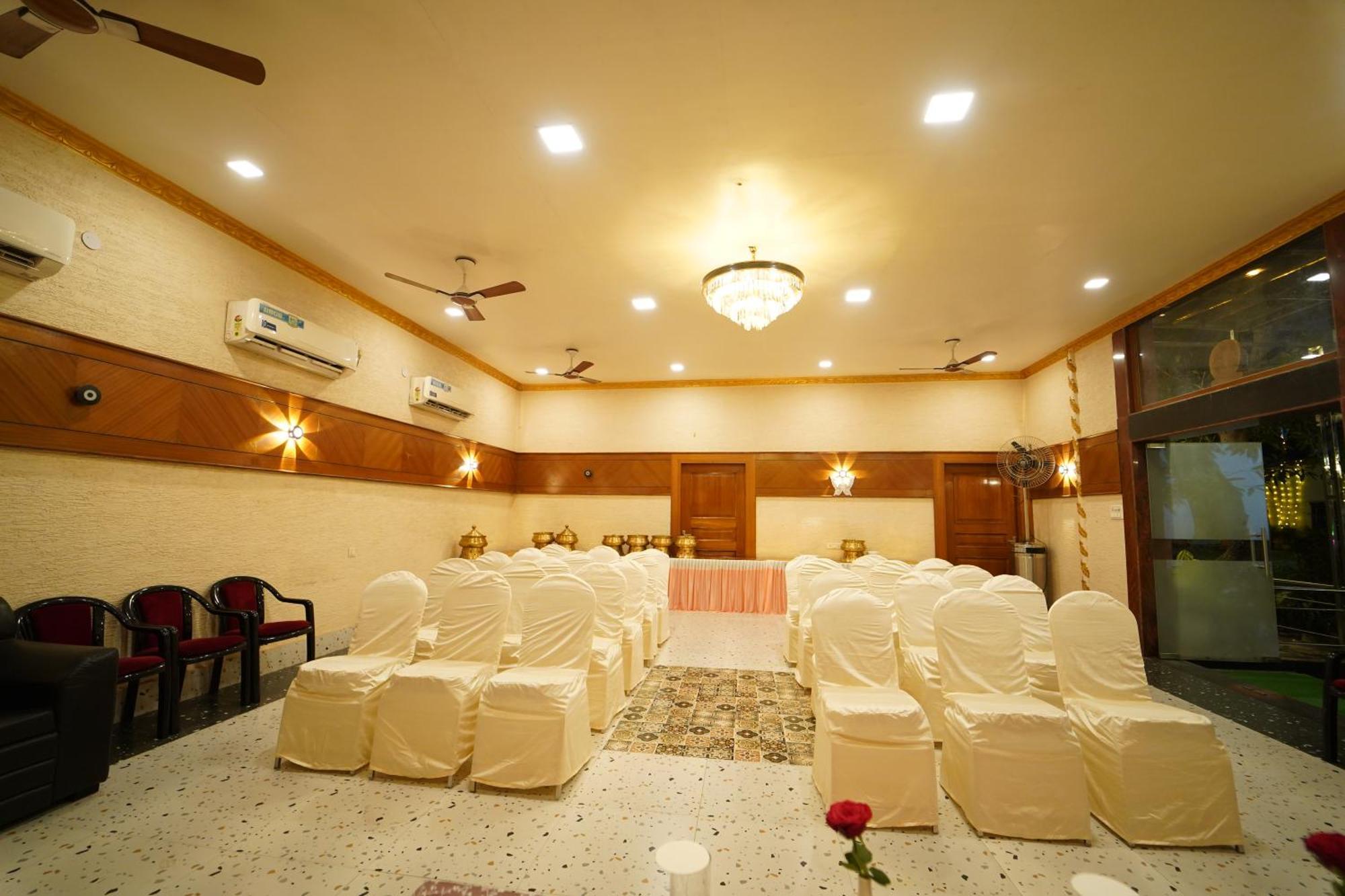 Hotel Ananta Sayana Bhubaneswar Buitenkant foto