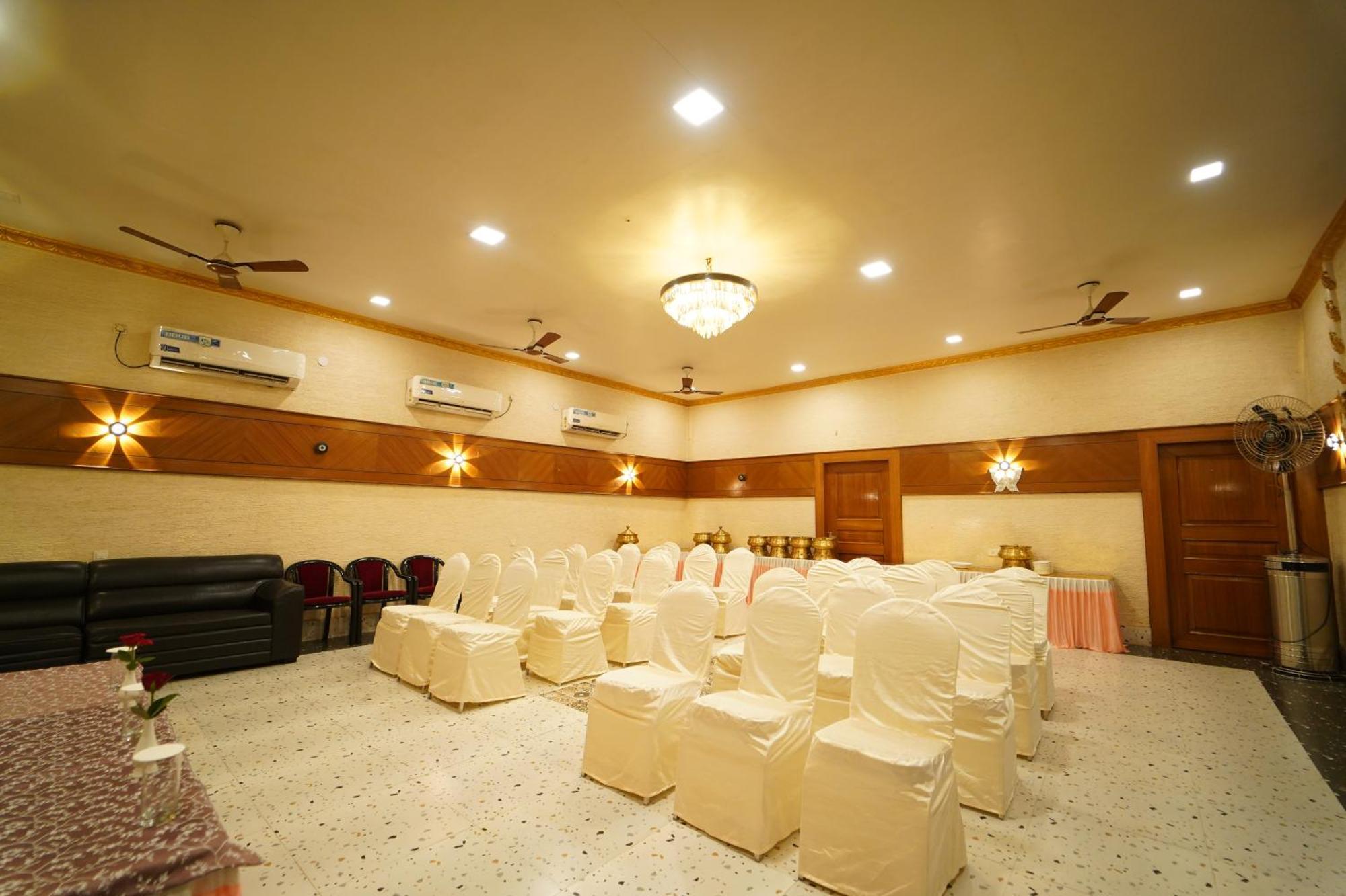 Hotel Ananta Sayana Bhubaneswar Buitenkant foto
