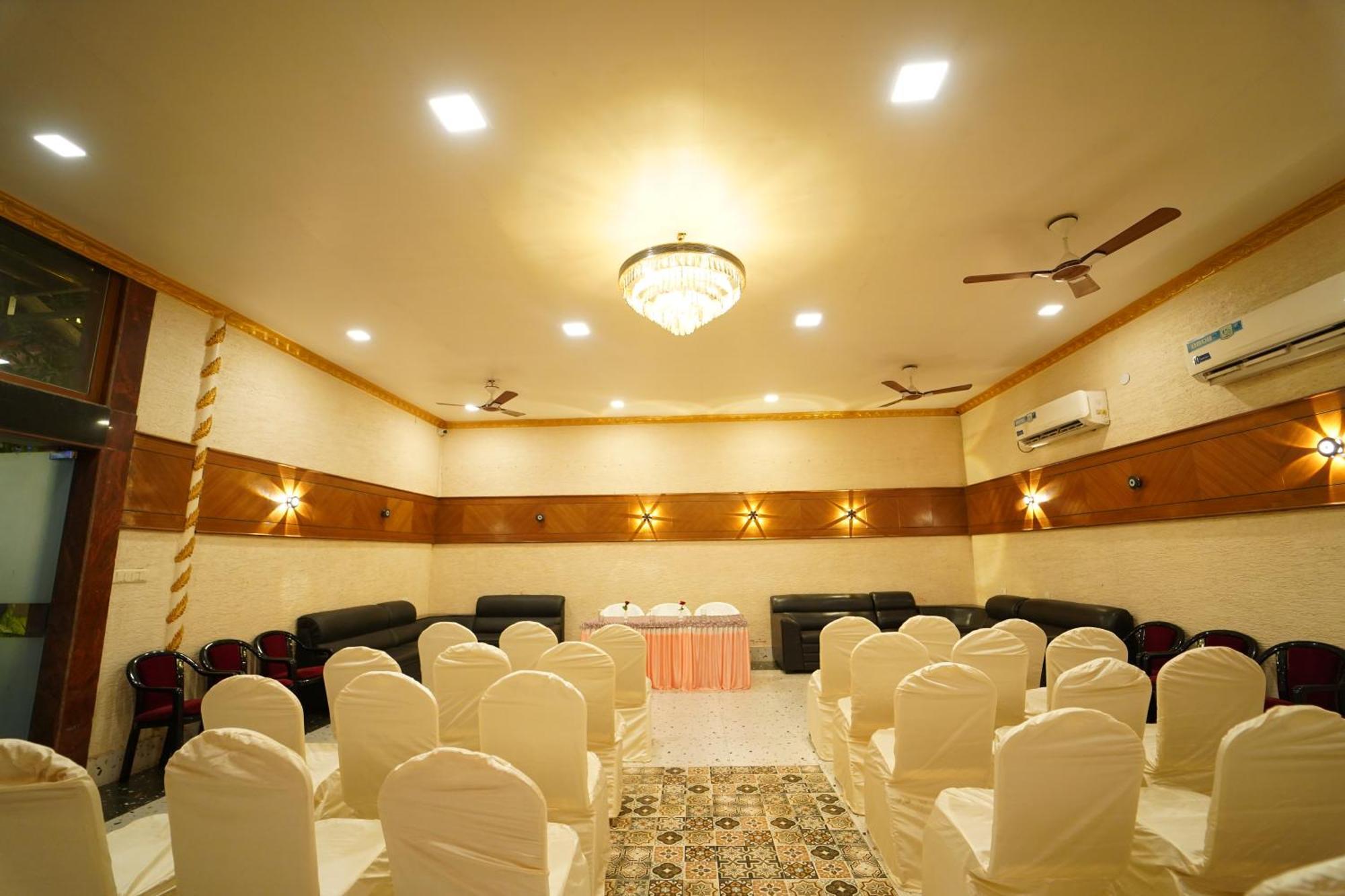 Hotel Ananta Sayana Bhubaneswar Buitenkant foto